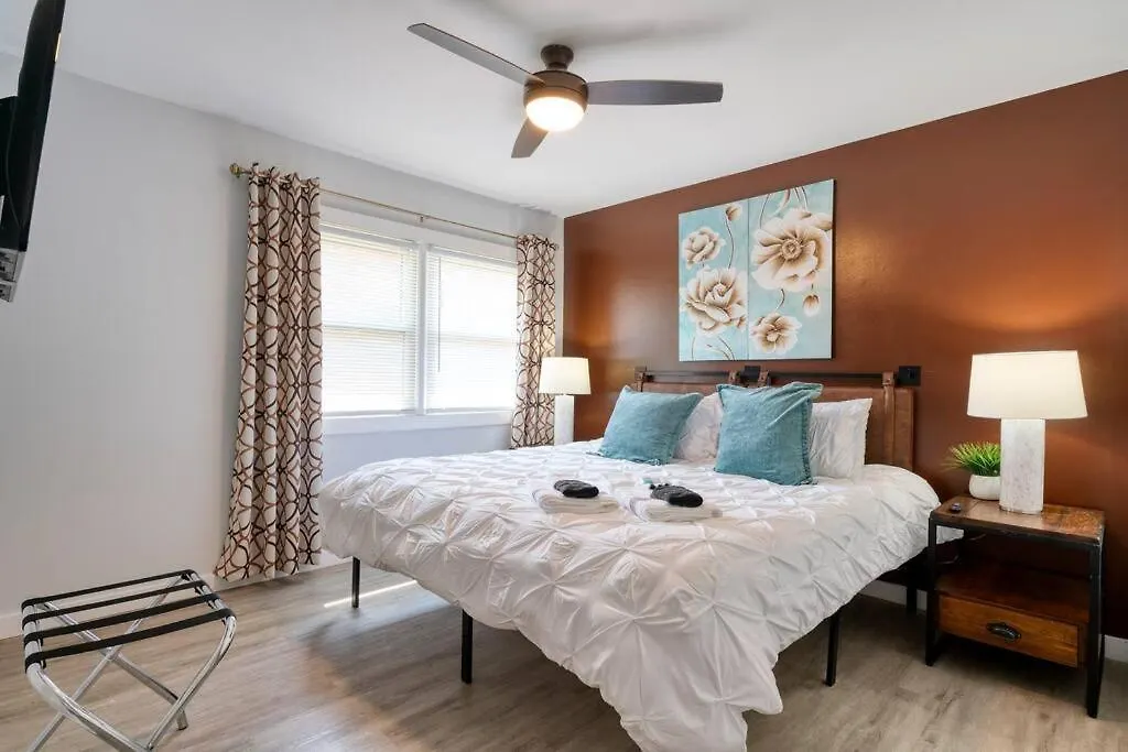 2Br 1Ba Duplex House King Beds Great For Small Groups Close To All Uptown Charlotte Attractions 0*,  Stati Uniti