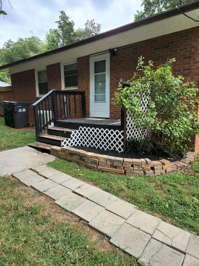2Br 1Ba Duplex House King Beds Great For Small Groups Close To All Uptown Charlotte Attractions